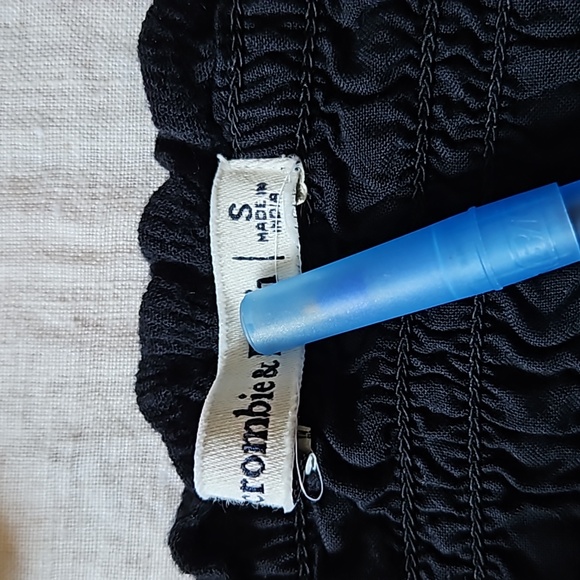 Abercrombie & Fitch black crop top ruched straped size small - Picture 11 of 13